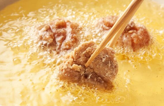 手間暇かけた唐揚げが売りの飲み屋 | 市川駅の半個室がある鶏料理屋・居酒屋それゆけ！鶏ヤロー！市川店